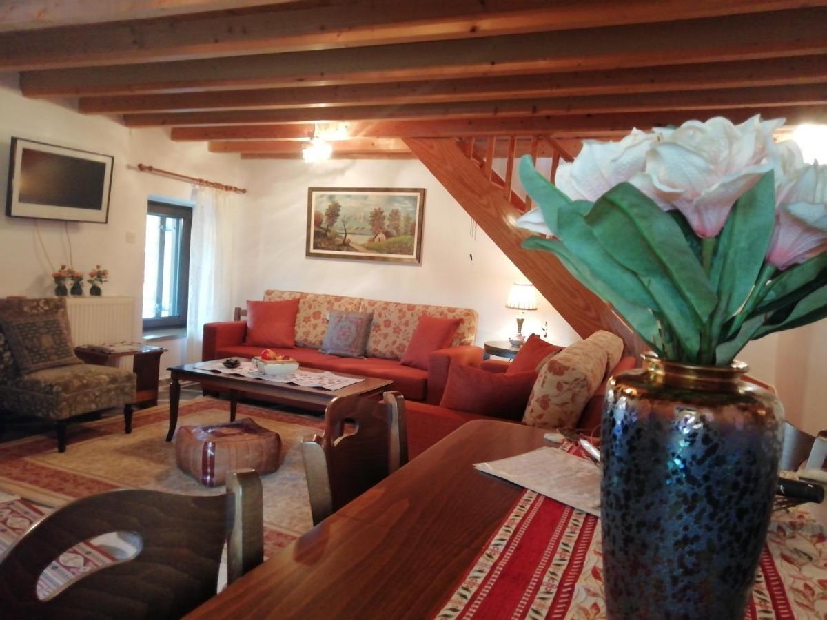 Kalívia Cosy Lake House, Μια Ανάσα Πριν Τη Λίμνη מראה חיצוני תמונה