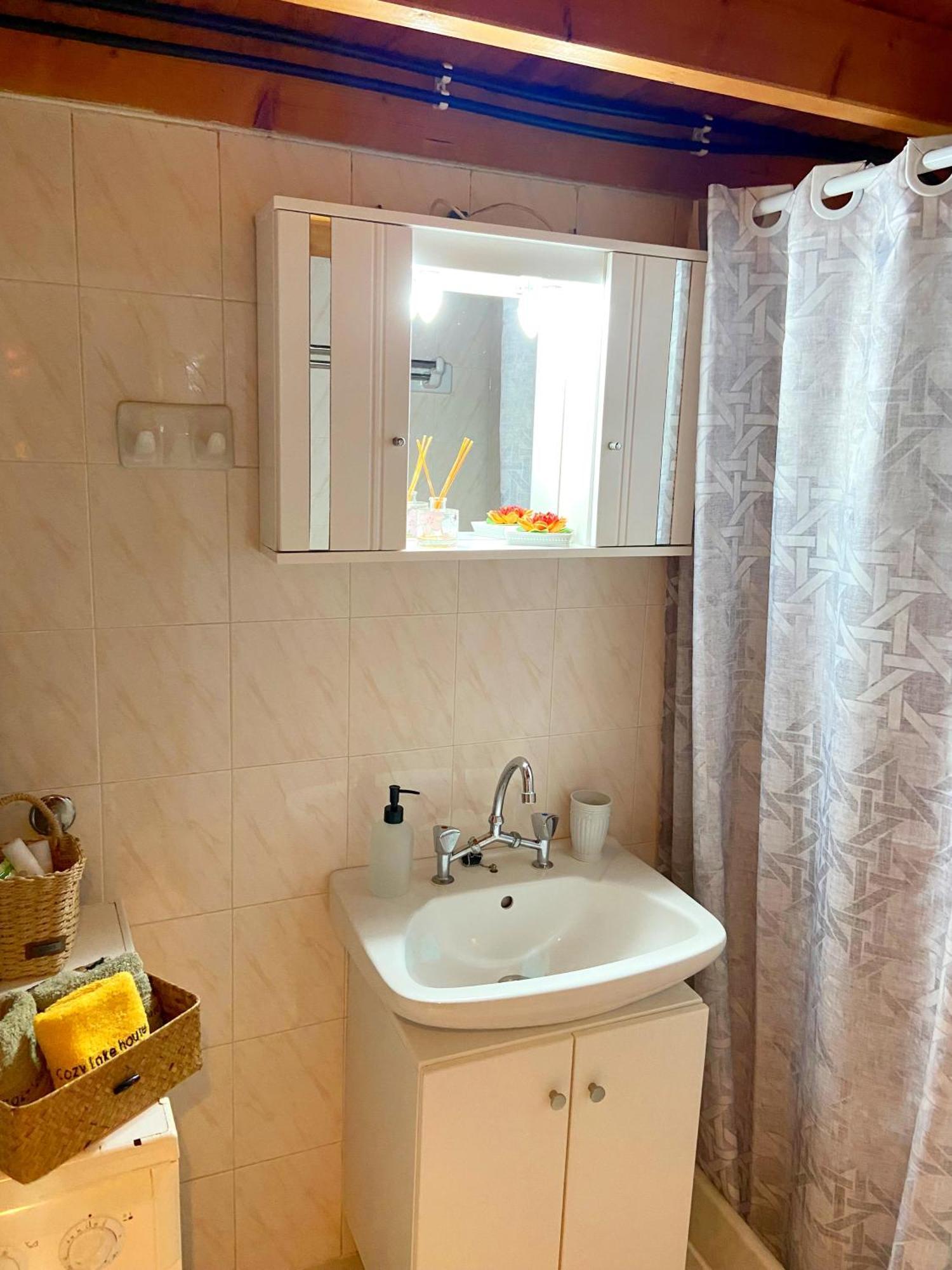 Kalívia Cosy Lake House, Μια Ανάσα Πριν Τη Λίμνη מראה חיצוני תמונה