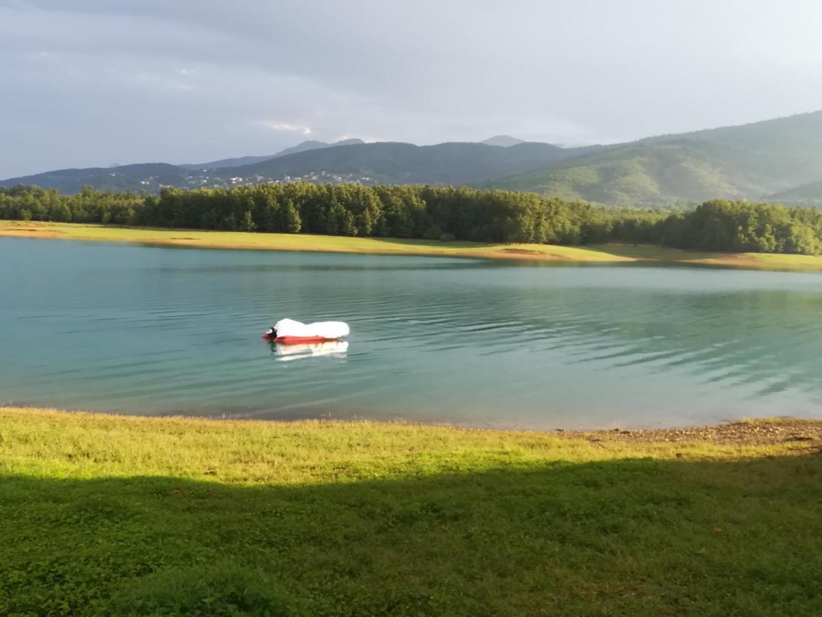 Kalívia Cosy Lake House, Μια Ανάσα Πριν Τη Λίμνη מראה חיצוני תמונה